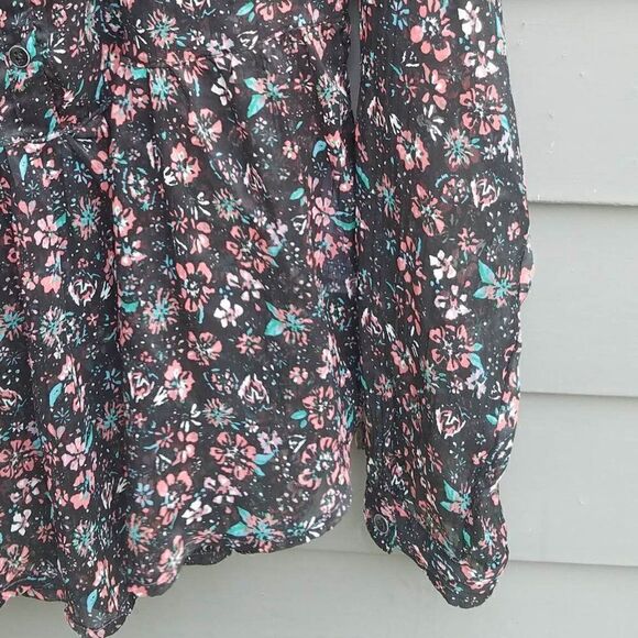 Roxy Sheer Black Floral Button down Top size Medium - Picture 9 of 11